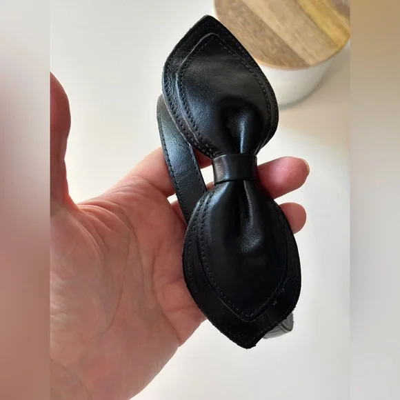 Vintage | Genuine Leather Black Bow Belt Sz M 29” - Picture 2 of 6